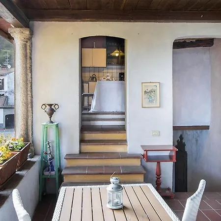 Apartment San Salvatore Sleeps 4 With Pool Massino Visconti