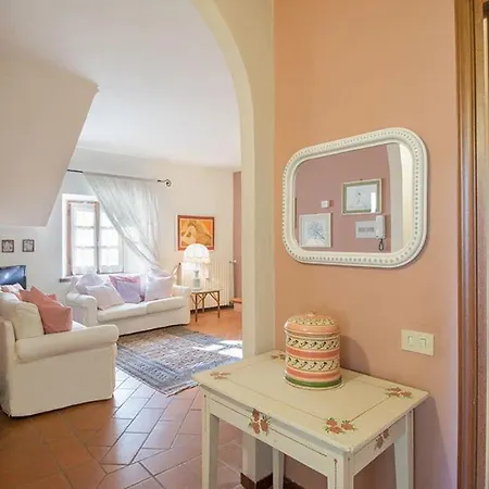 Apartment San Salvatore Sleeps 4 With Pool