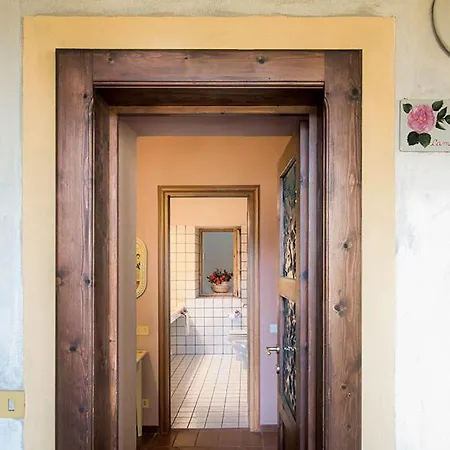 Apartment San Salvatore Sleeps 4 With Pool *