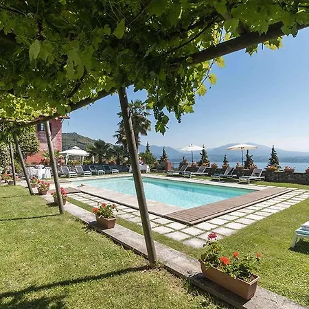 Apartment San Salvatore Sleeps 4 With Pool Massino Visconti