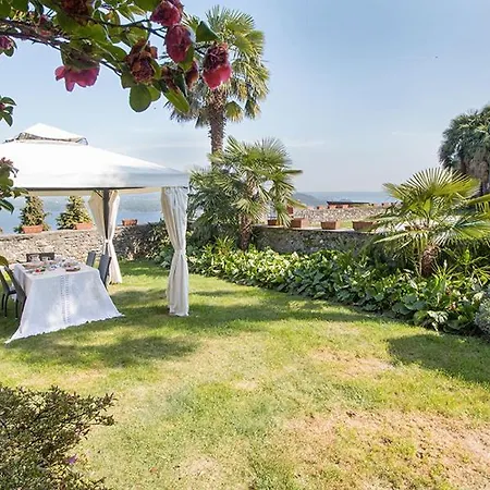 San Salvatore Sleeps 4 With Pool Apartment Massino Visconti
